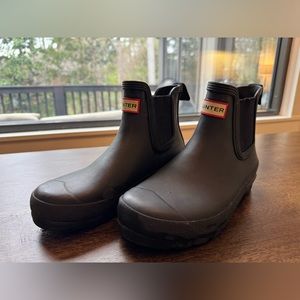 Hunter Original Waterproof Chelsea Rain Boots size 7 in Black
